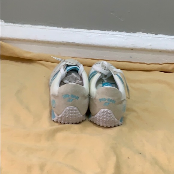 Sneakers - Picture 3 of 4